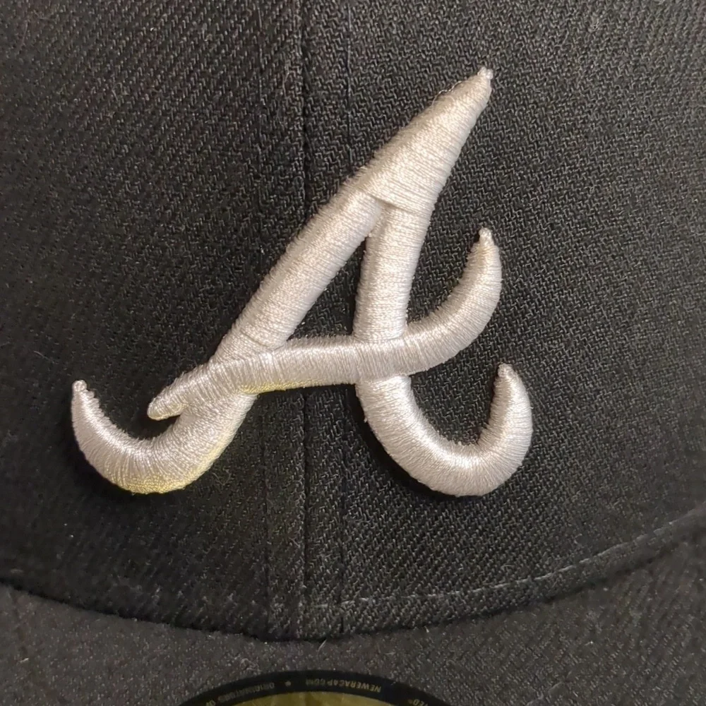 New Era Black Cap with White Embroidered Logo - Picture 10 of 16